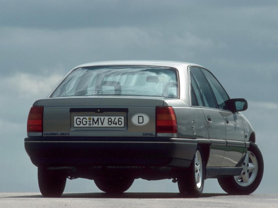  Opel Omega 1986 года  (фото 6 из 9)